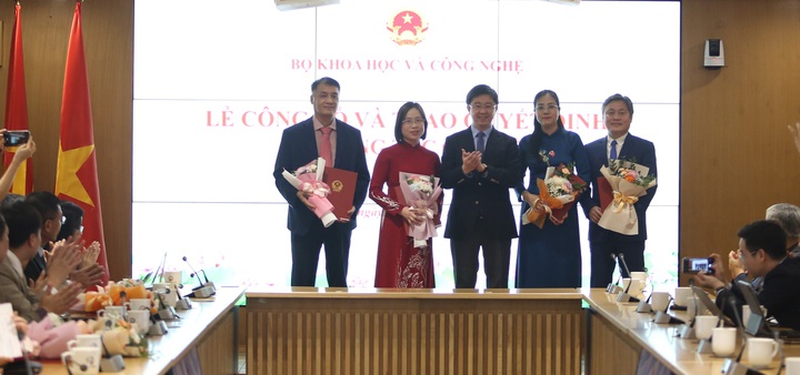 Bộ Khoa học và Công nghệ triển khai quyết định về công tác cán bộ - Ảnh 4.