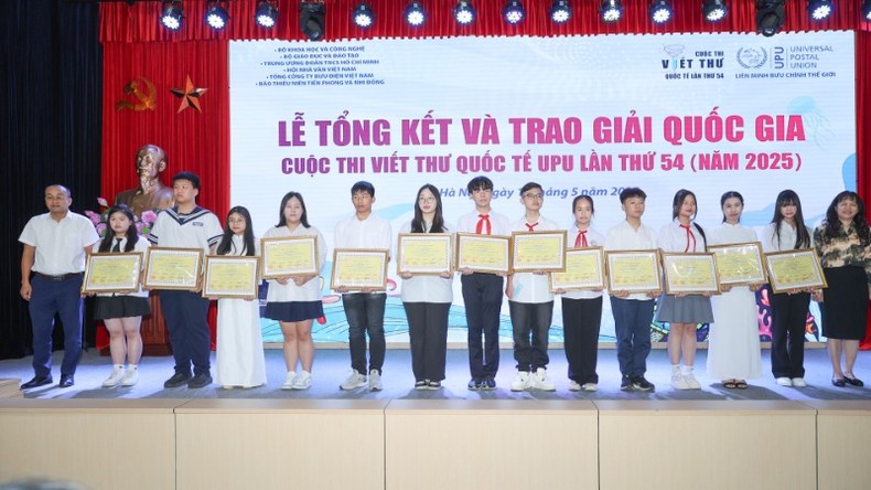 “Trái tim đại dương” rung lên: Trao giải Cuộc thi Viết thư quốc tế UPU 54- Ảnh 4.