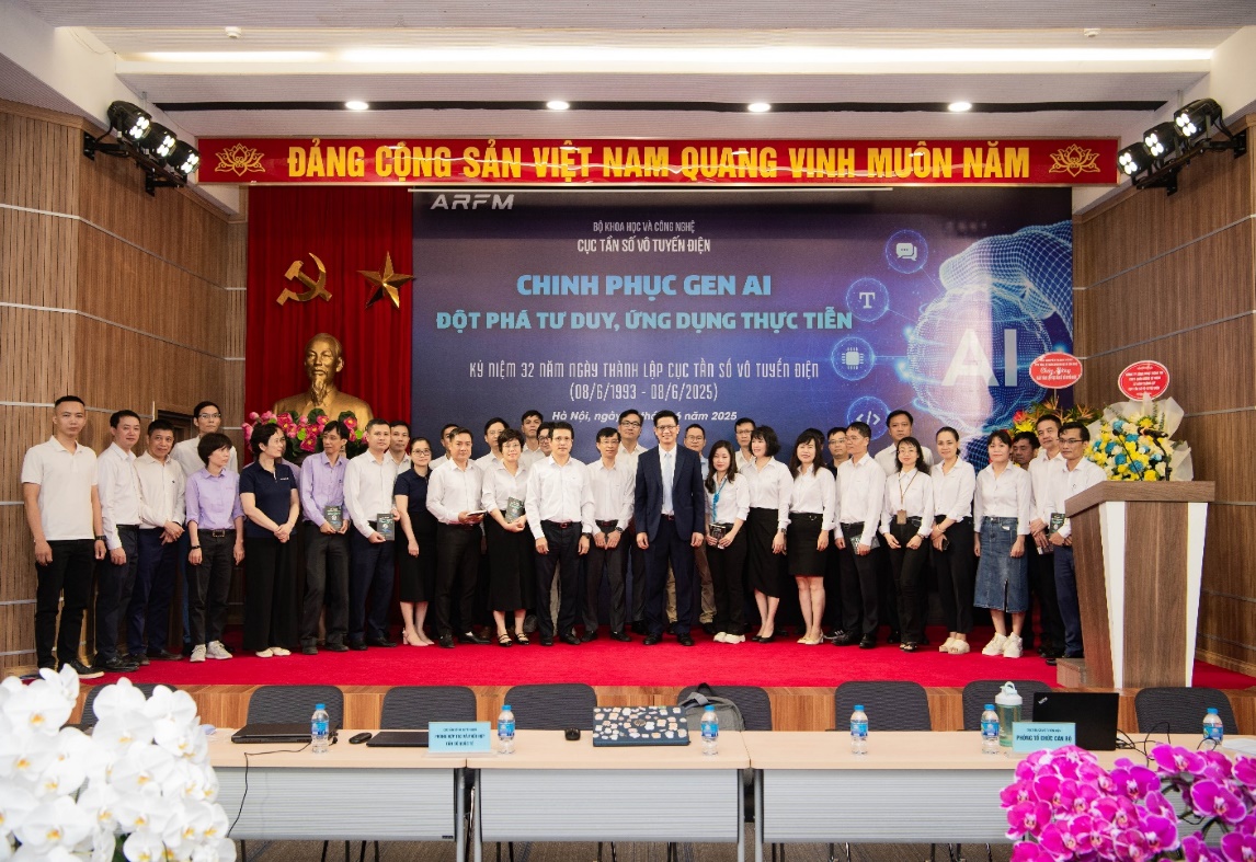 Cục Tần số vô tuyến điện lan tỏa tinh thần đổi mới sáng tạo, nâng cao năng lực ứng dụng Gen AI - Ảnh 2.