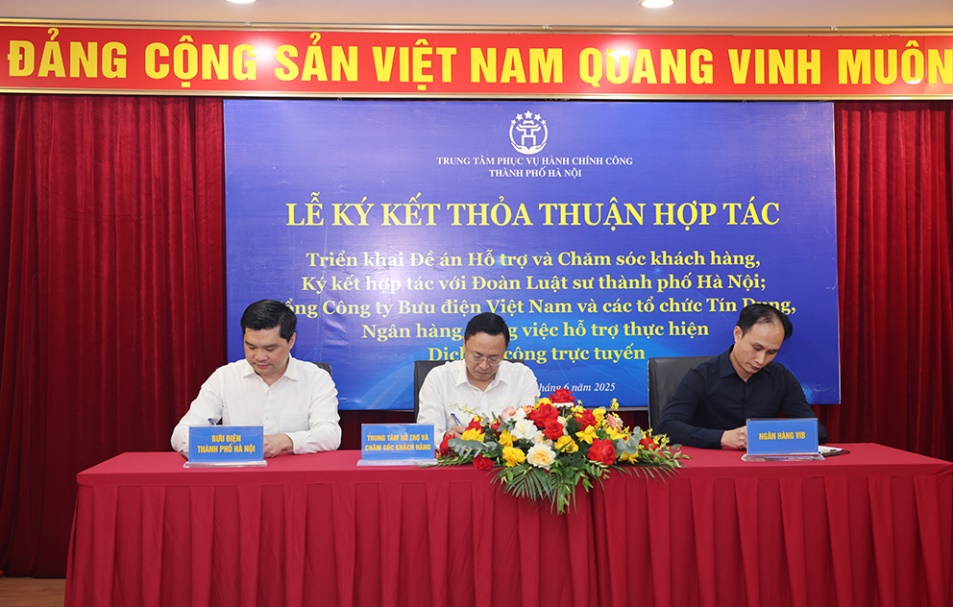 Vietnam Post và Trung tâm Phục vụ hành chính công TP. Hà Nội ký kết hợp tác: Nâng tầm dịch vụ công, hướng đến sự hài lòng của người dân - Ảnh 4.