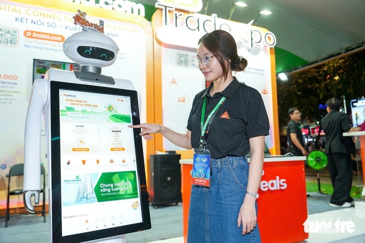 Ngắm loạt công nghệ tiên tiến, hiện đại bậc nhất tại phố đi bộ Nguyễn Huệ - Ảnh 7.