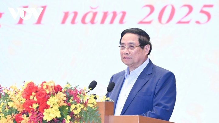 Thủ tướng: Tháo gỡ vướng mắc dự án thí điểm dịch vụ internet vệ tinh Starlink - Ảnh 2.